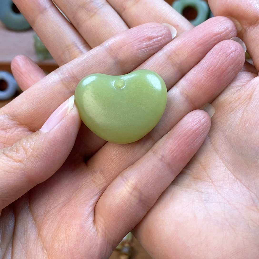 和田玉颈饰未镶嵌暖*?定制