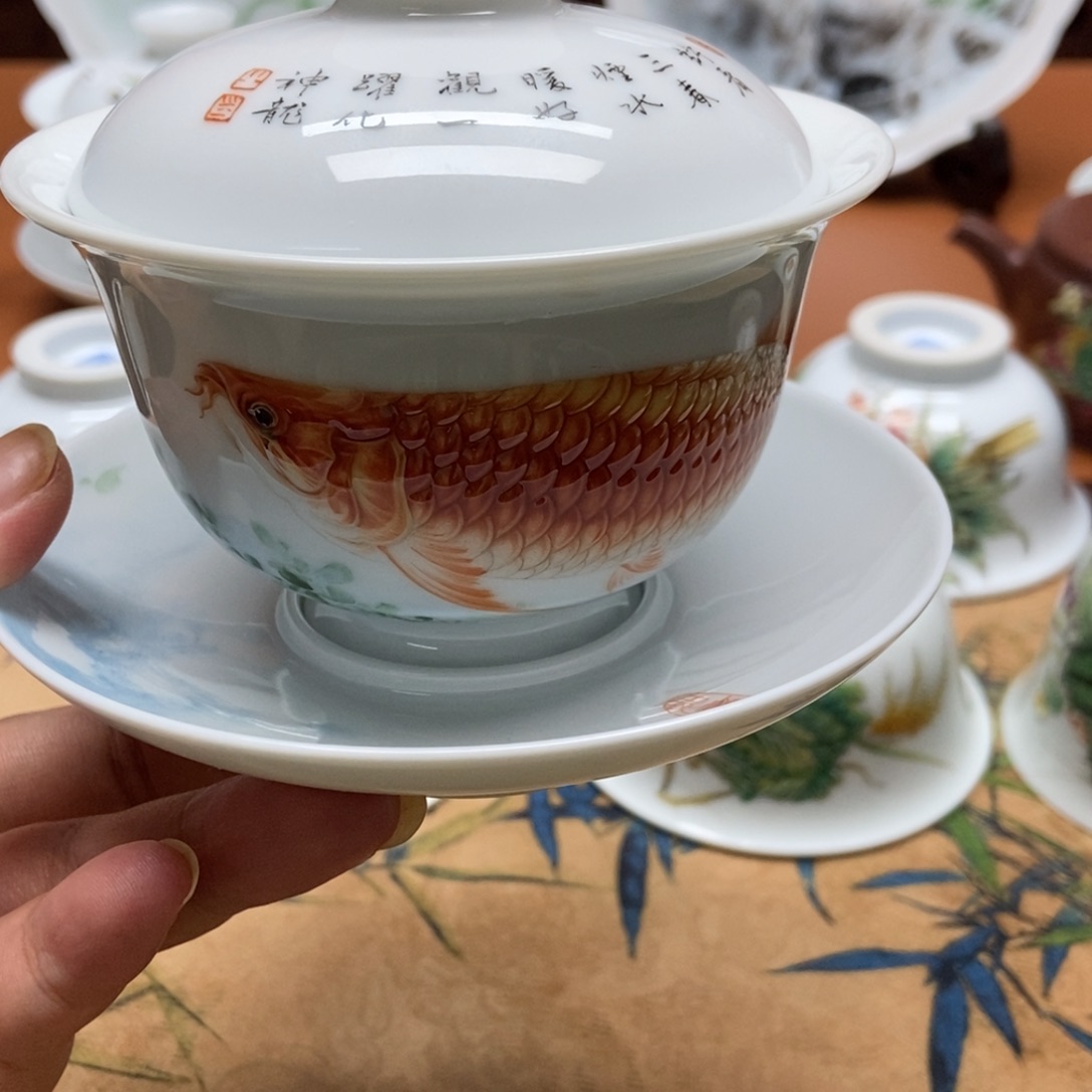 吴*神龙呈祥元宝盖碗