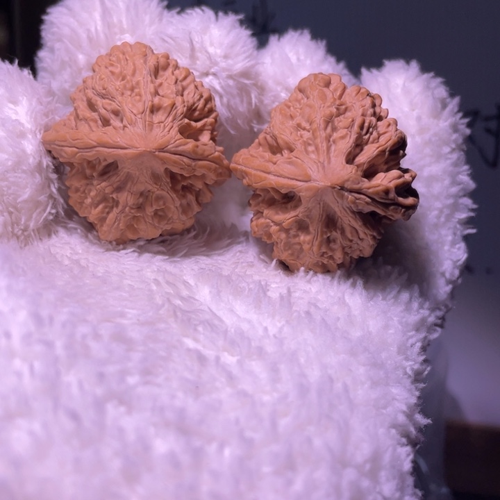 L***i文玩核桃吊坠小众