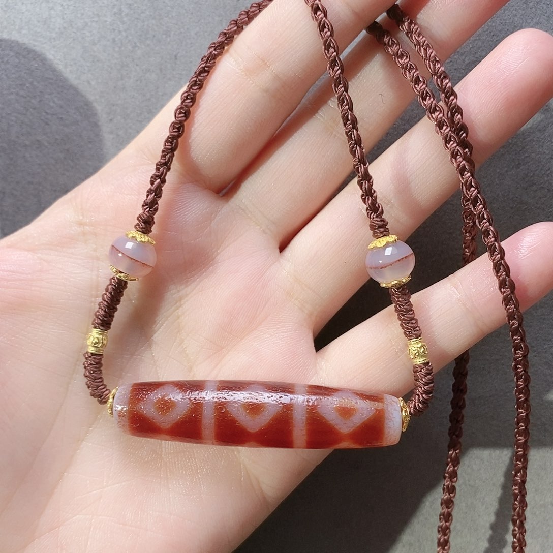 玛瑙/玉髓颈饰未镶嵌一**缘