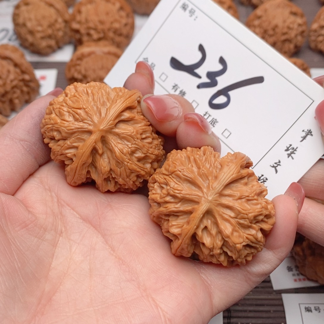 文玩核桃吊坠40苹果236