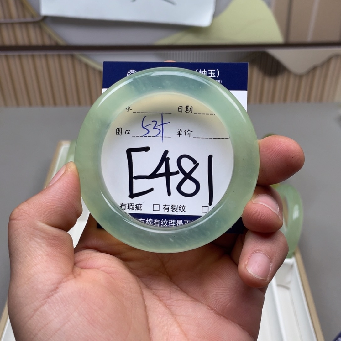 岫玉手镯手镯未镶嵌