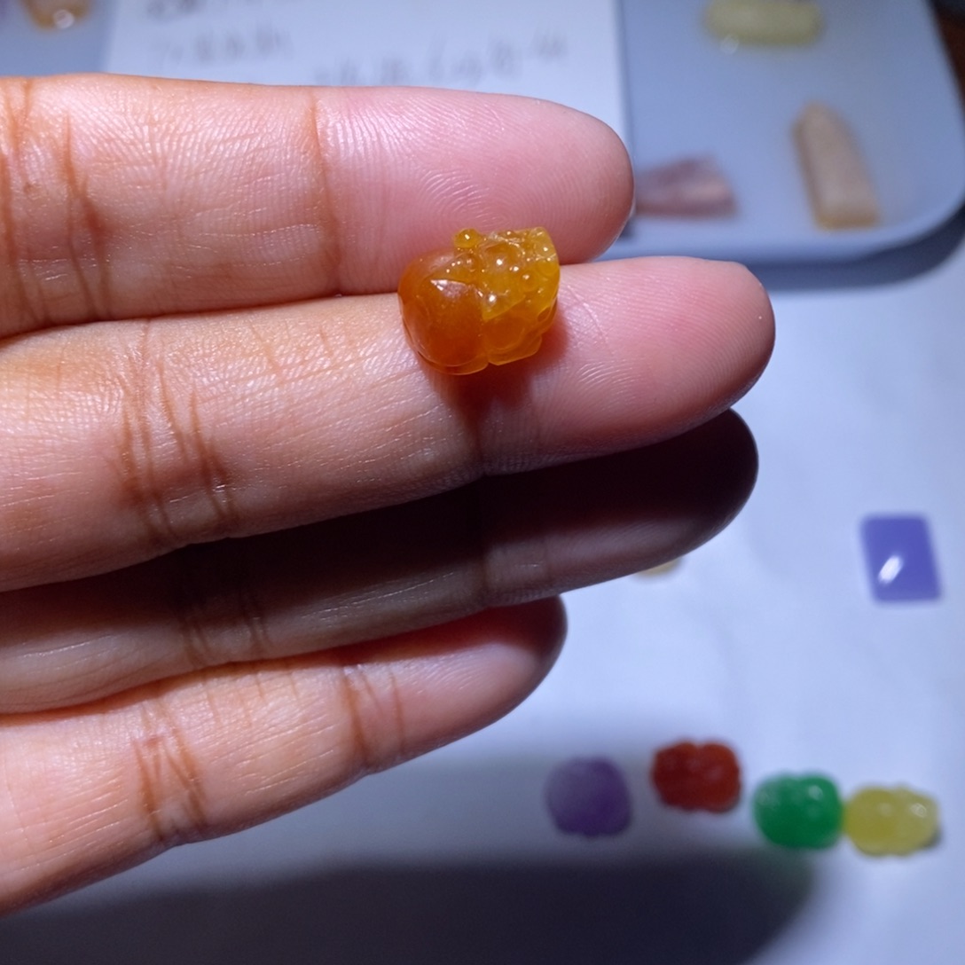 颈饰未镶嵌翡翠茶**馨