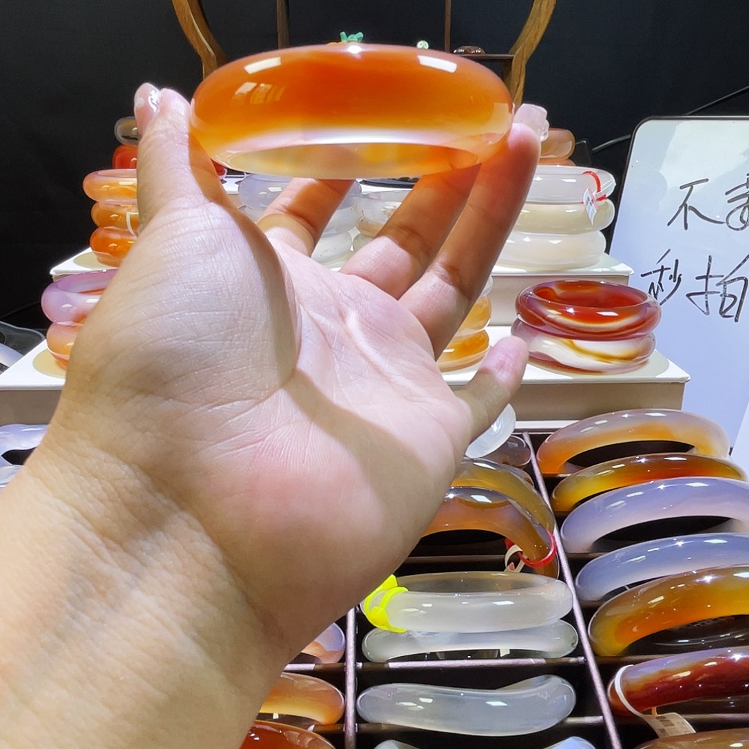 手镯玛瑙/玉髓未镶嵌