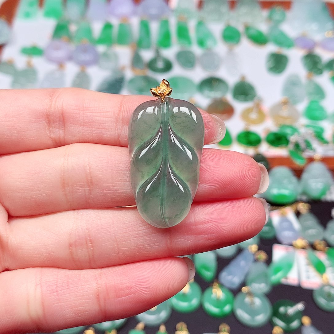 翡翠颈饰18K金镶嵌天然翡翠A货