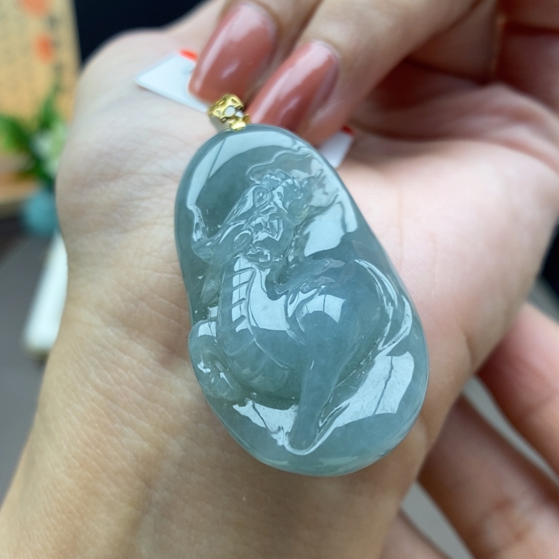 翡翠18K金镶嵌颈饰吊坠65