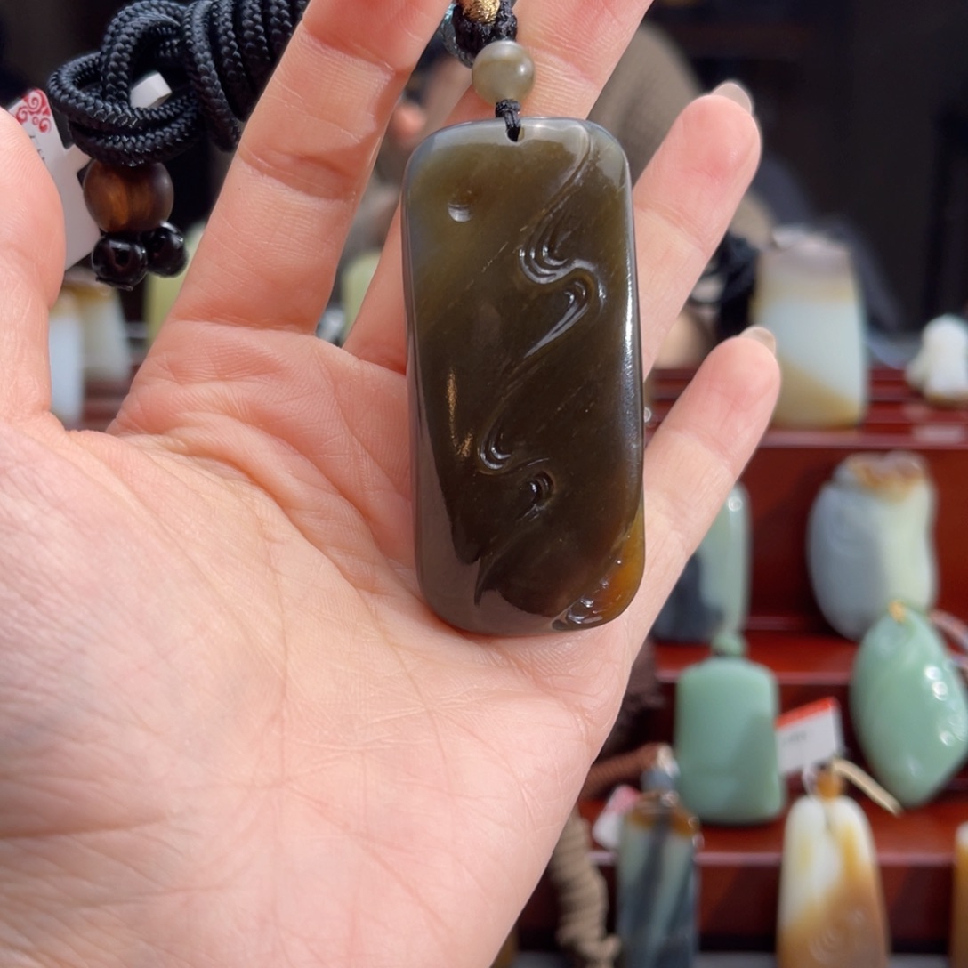 和田玉颈饰未镶嵌