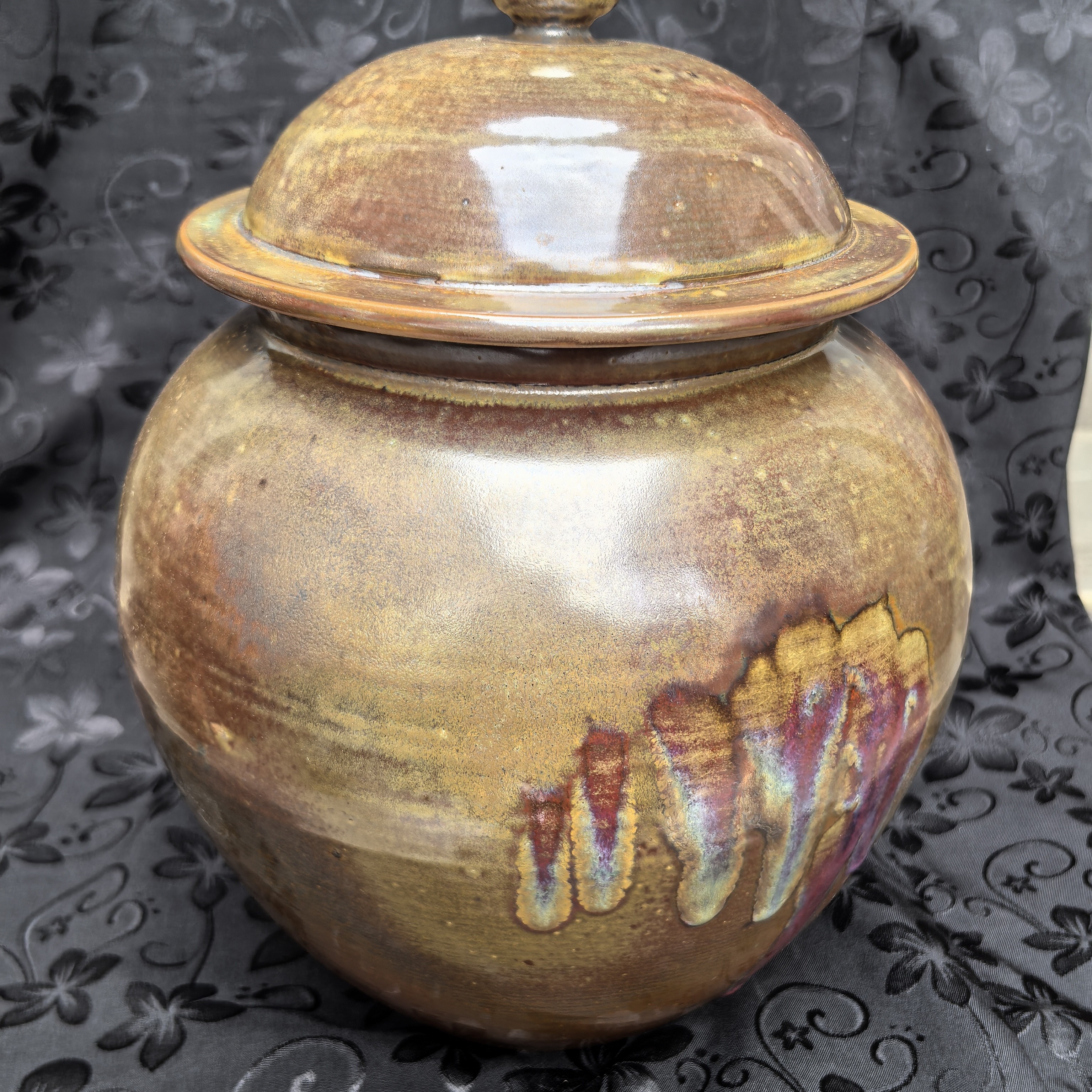 纯手工纯土陶，精致茶叶罐，容水量三公斤左右