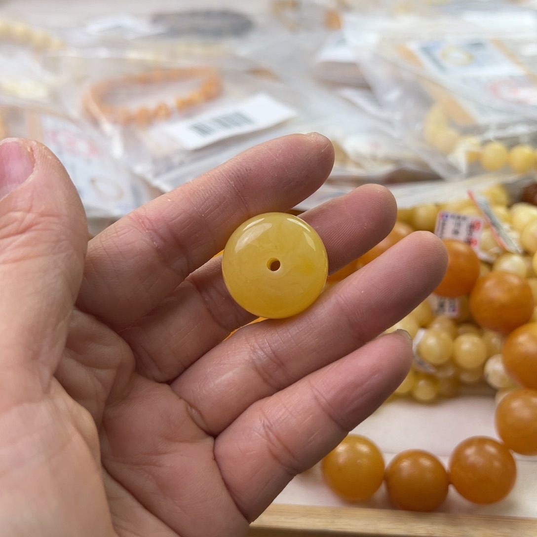 琥珀珠宝奇石未镶嵌