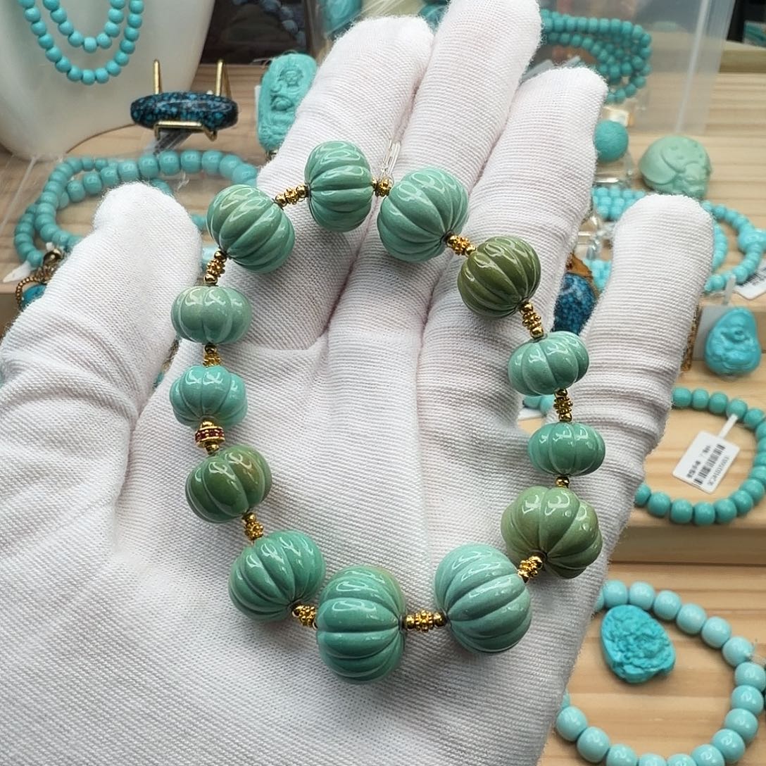 绿松石未镶嵌珠宝奇石