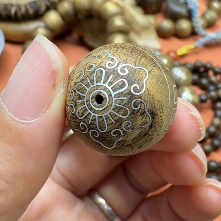 大叶紫檀（黑酸枝木类）