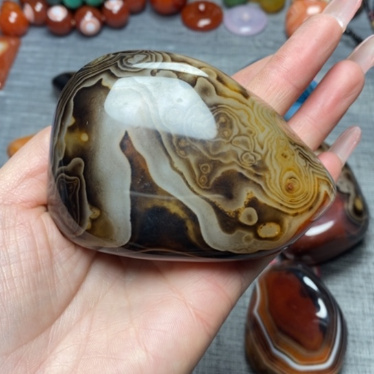 玛瑙/玉髓珠宝奇石未镶嵌田***?