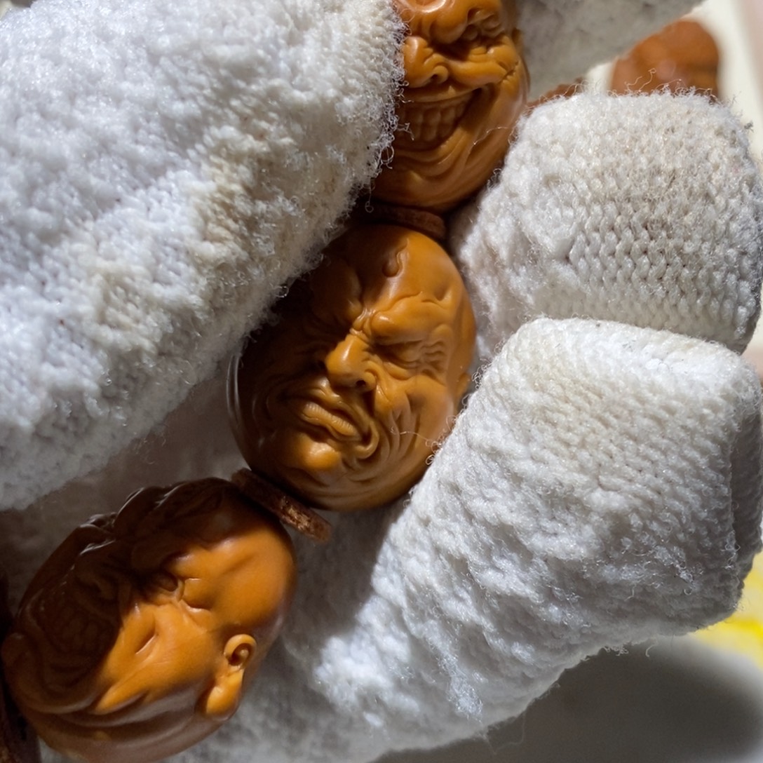 刘***烤橄榄核手串/手链1111