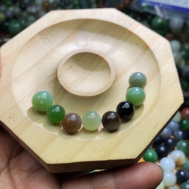 和田玉手串未镶嵌A***迹