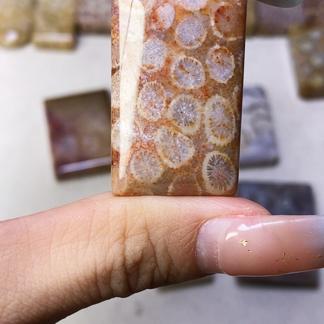 合金颈饰硅化玉凋*