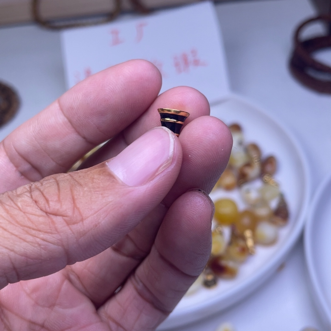 琥珀未镶嵌裸石塔