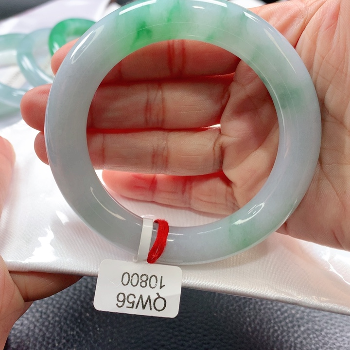 翡翠手镯未镶嵌565656575757