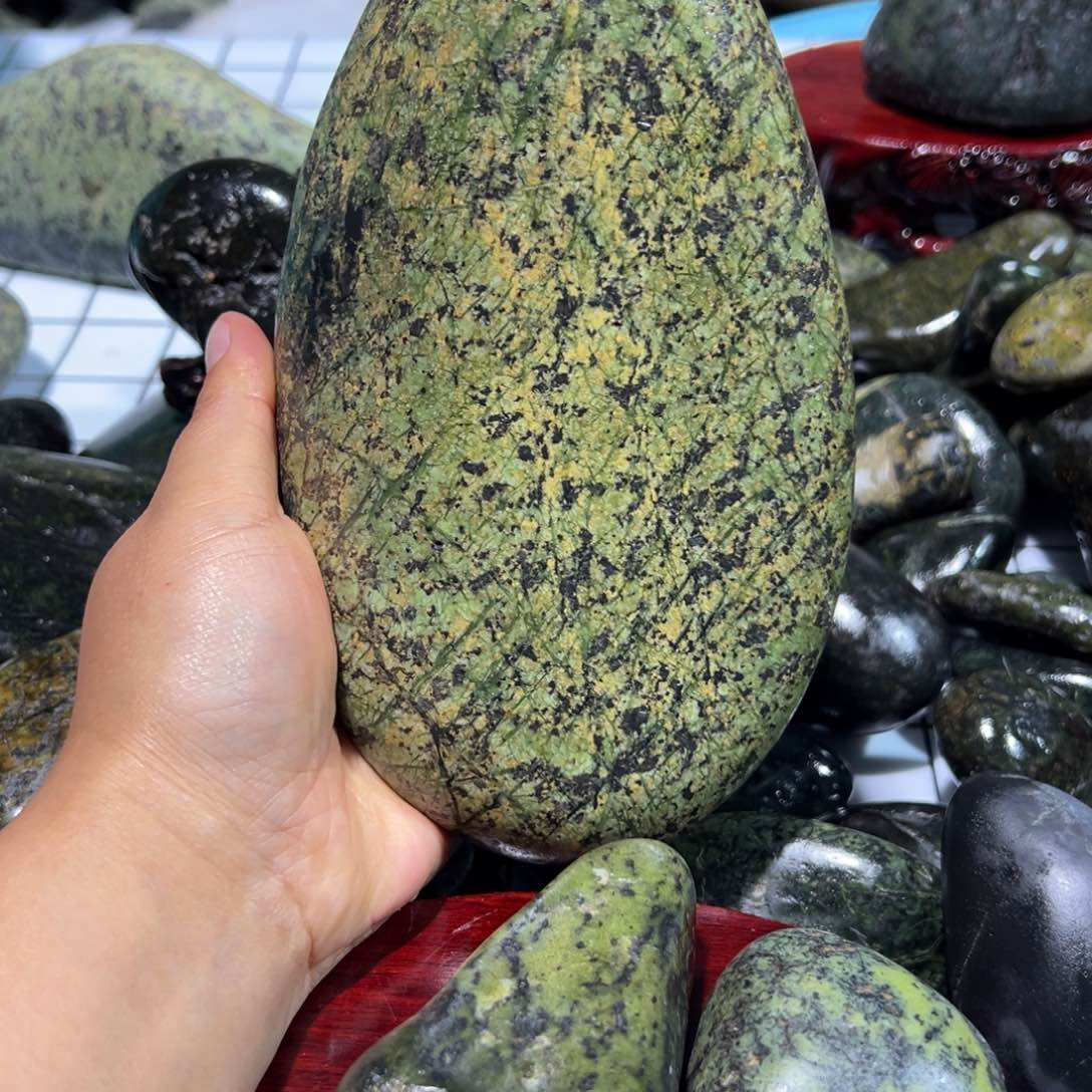 未镶嵌蛇纹石玉西藏藏玉药王石兰**涂