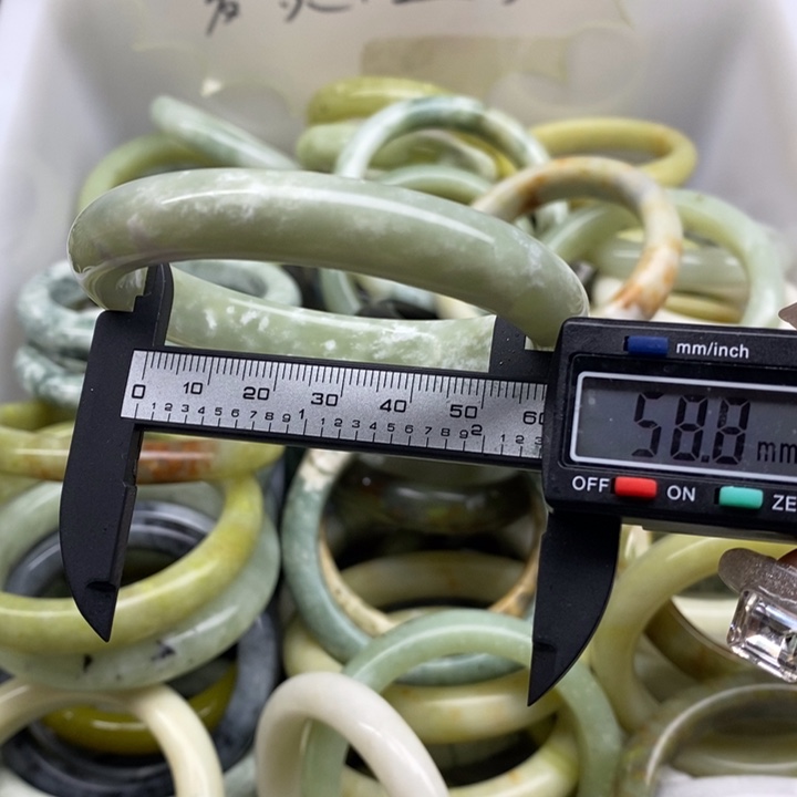 蛇纹石玉手镯3未镶嵌