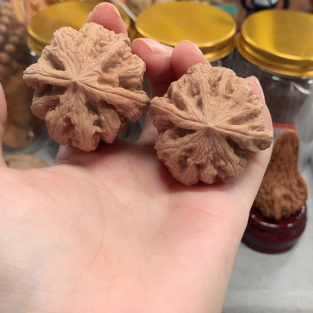 文玩核桃吊坠40 大粗筋