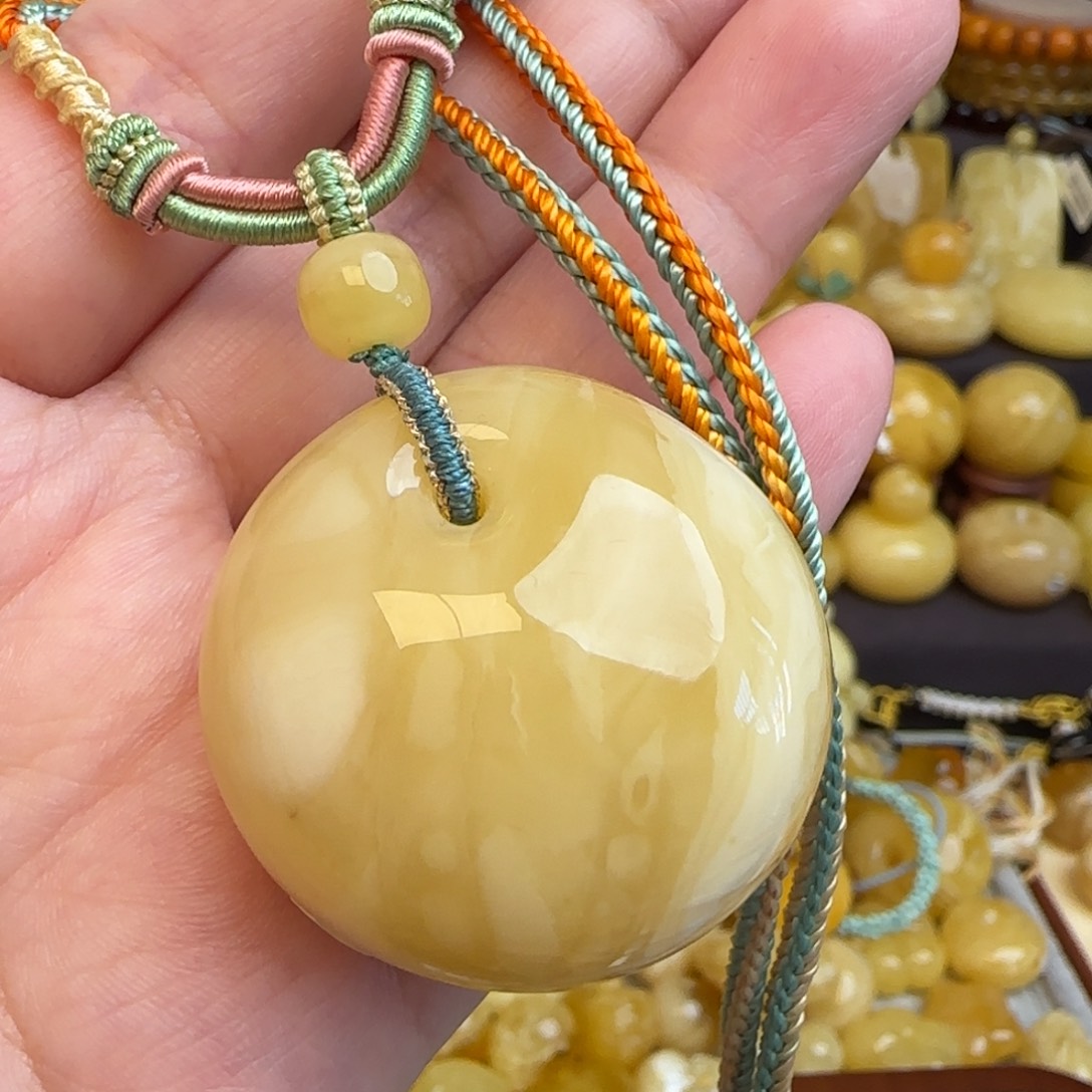 琥珀未镶嵌套链天然俄料浓白妖花蜜蜡公主扣