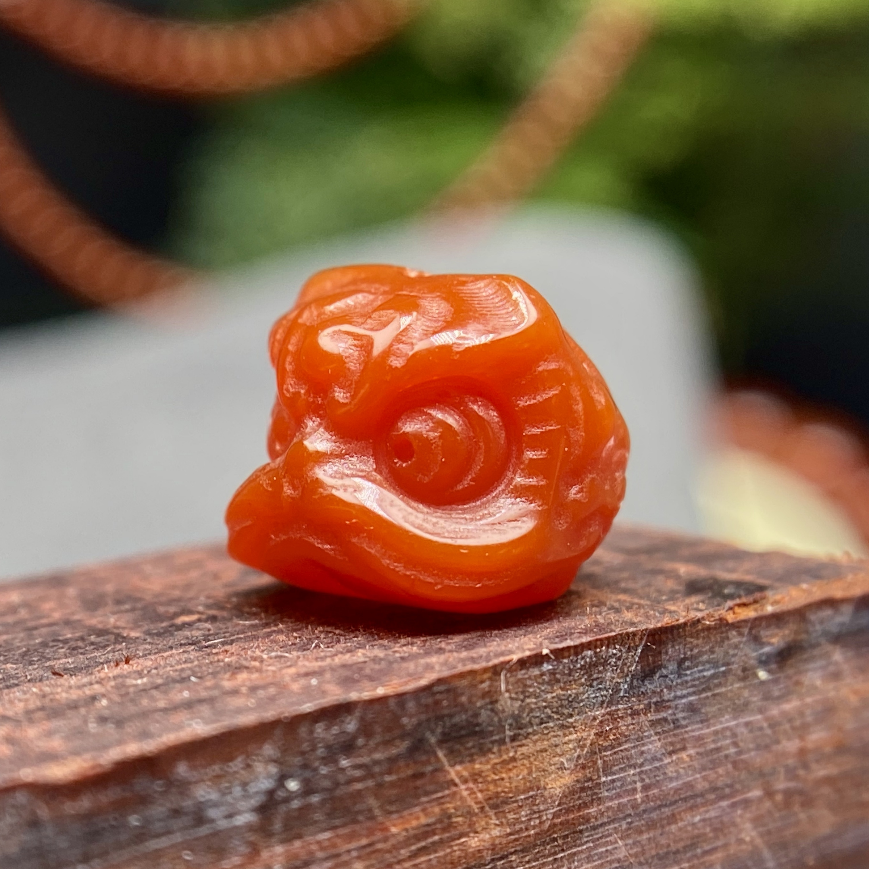 保山满肉色红玛瑙精雕醒狮珠手串顶珠南红单珠文玩手串喜狮配珠