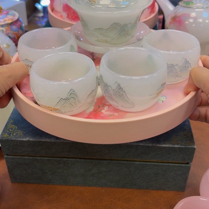 段泥茶杯吧啦吧啦的说我是