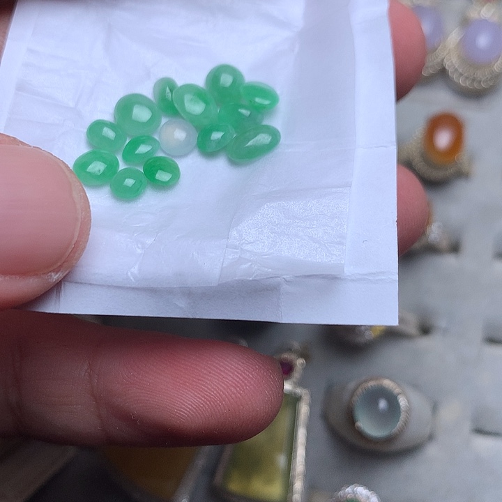 定制翡翠未镶嵌戒指