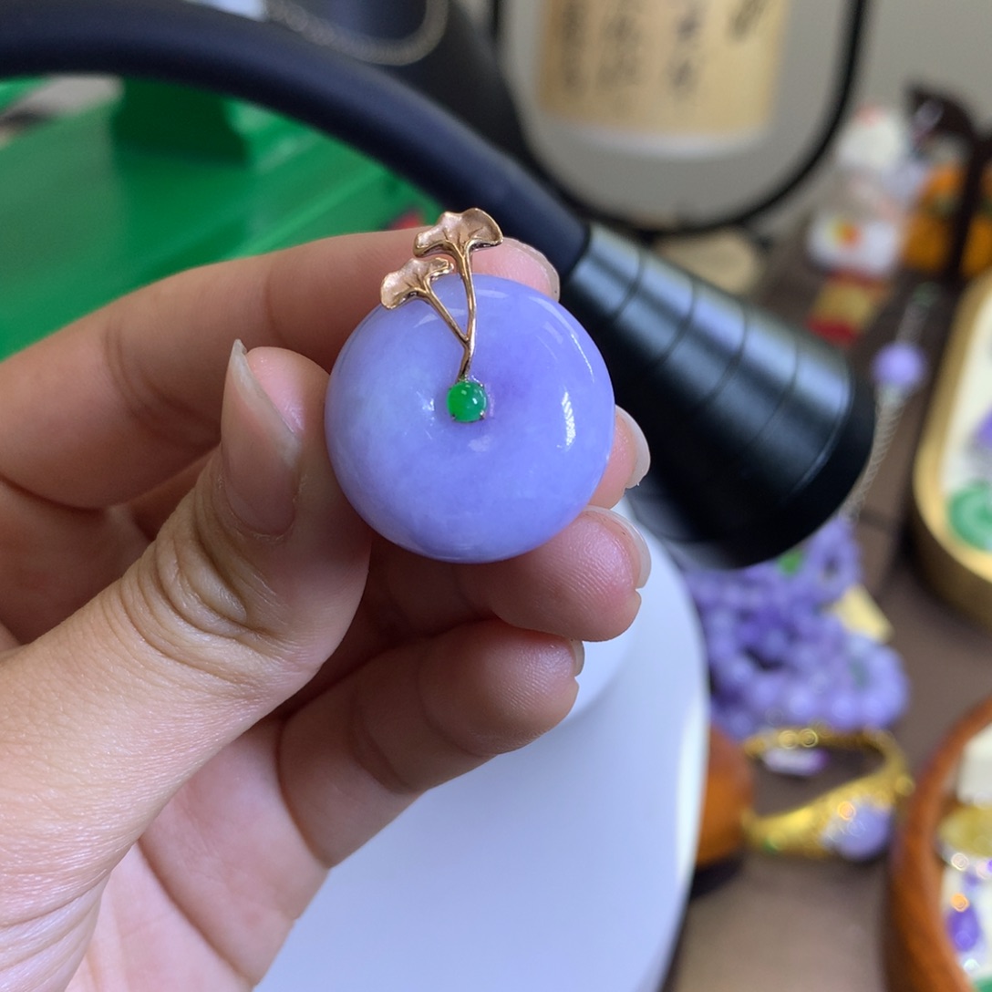 翡翠颈饰18K金镶嵌翡翠