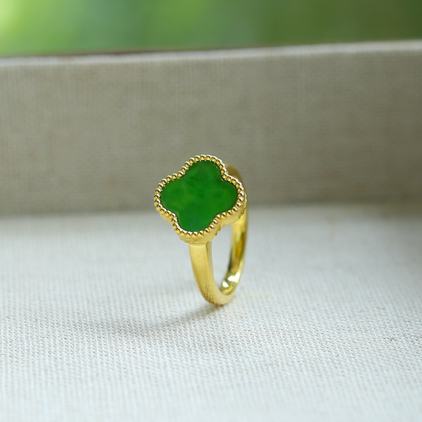 18k金翡翠满绿13mm四叶草