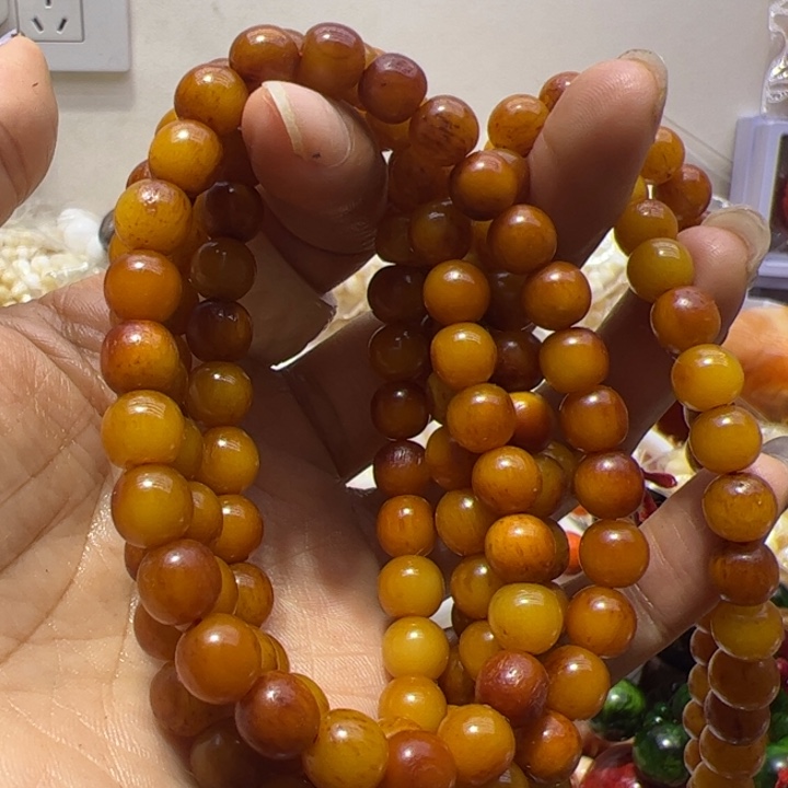 大果紫檀（缅甸花梨）0.8/108圆珠黄哥骨壁挂