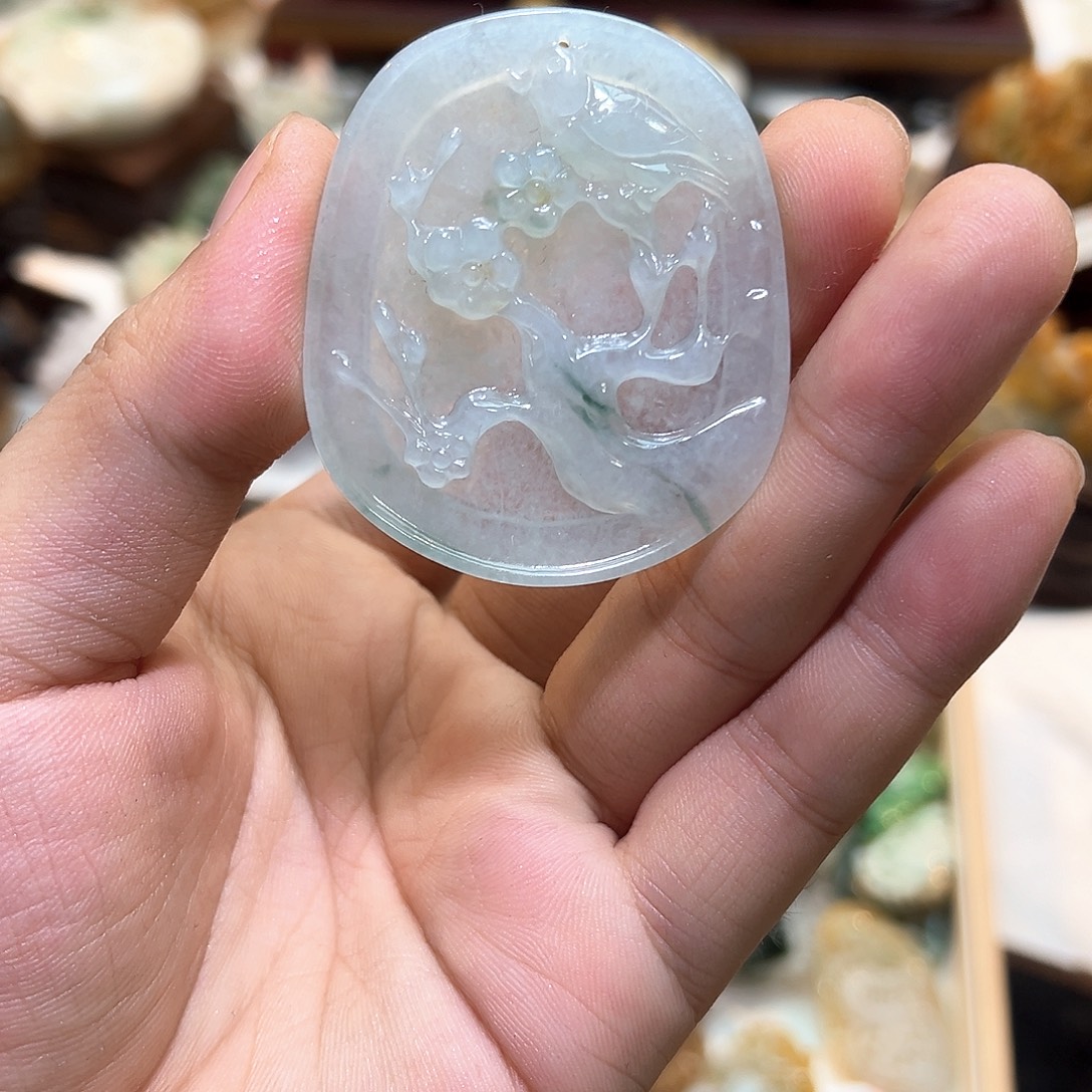 翡翠未镶嵌颈饰挂件