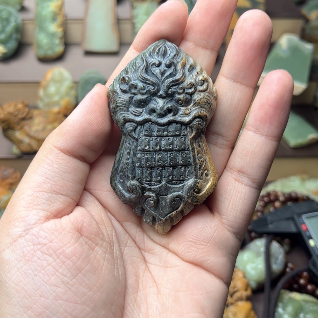 岫岩河磨玉（透闪石质玉）把件未镶嵌