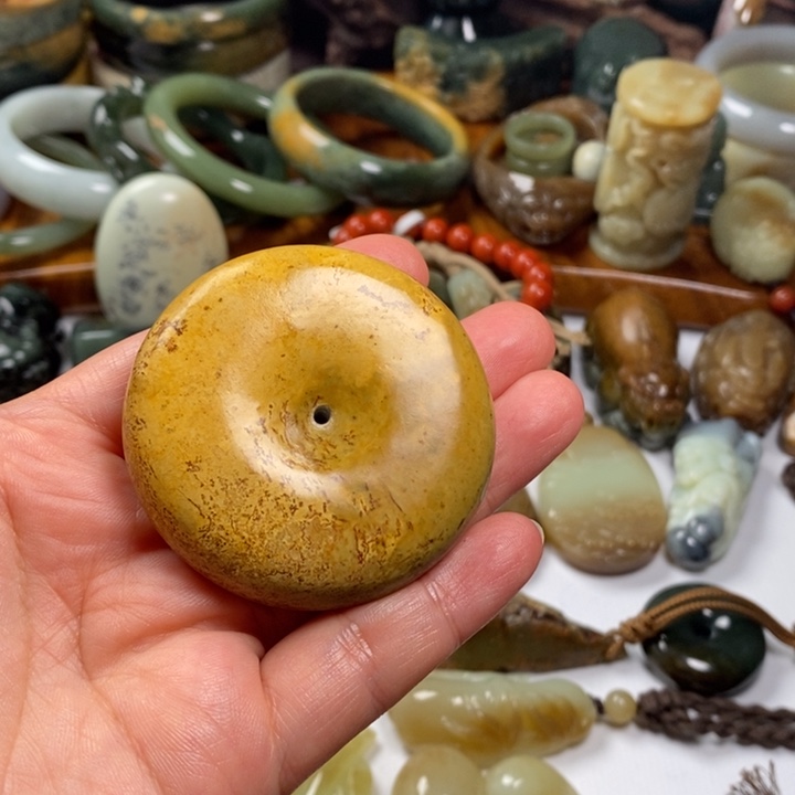 好***兵岫岩河磨玉（透闪石质玉）未镶嵌颈饰