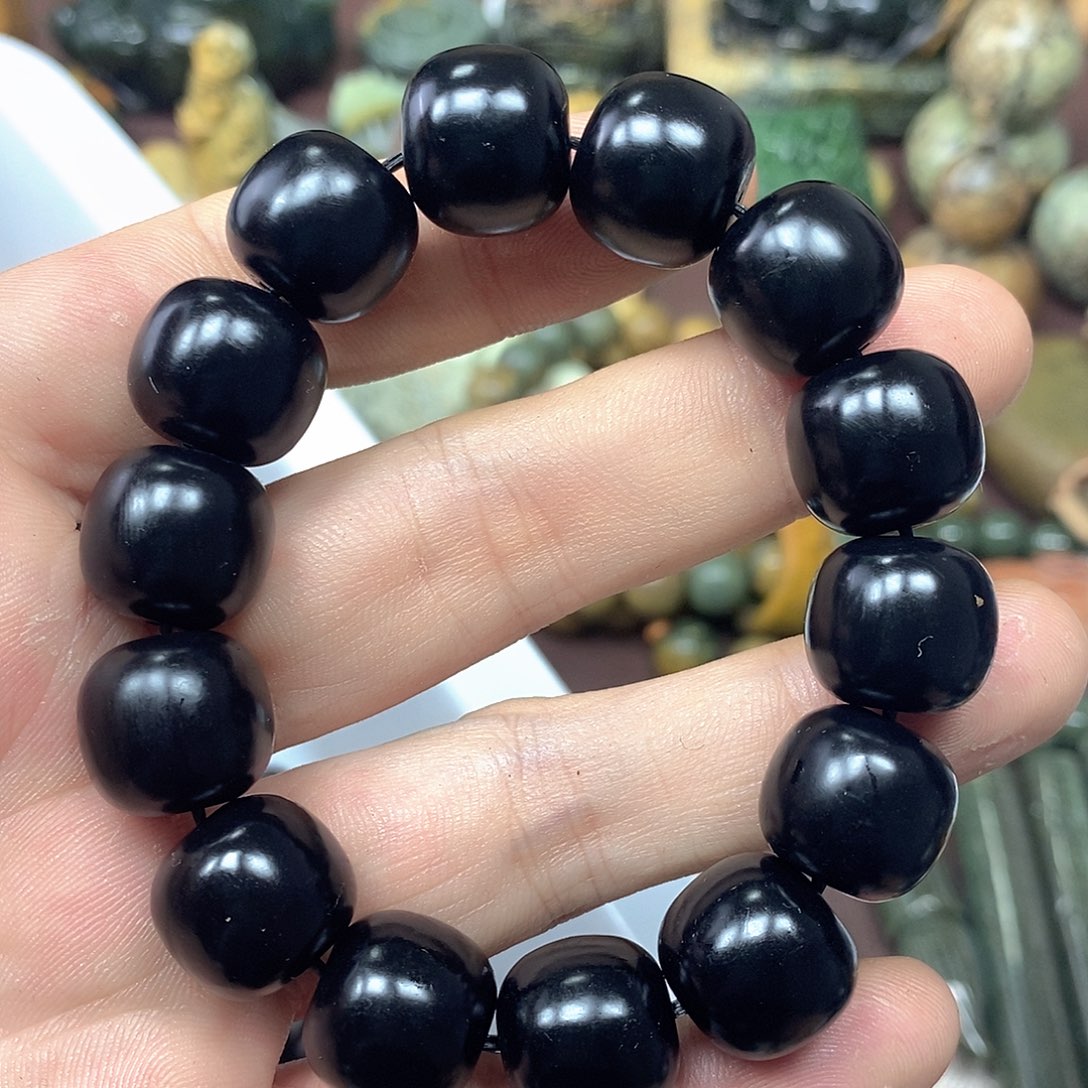 岫岩河磨玉（透闪石质玉）未镶嵌珠宝奇石