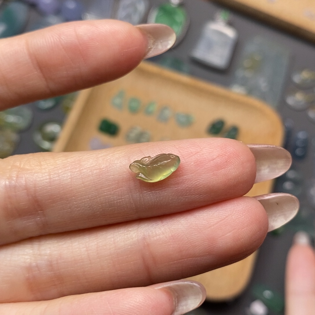 翡翠未镶嵌颈饰翡翠