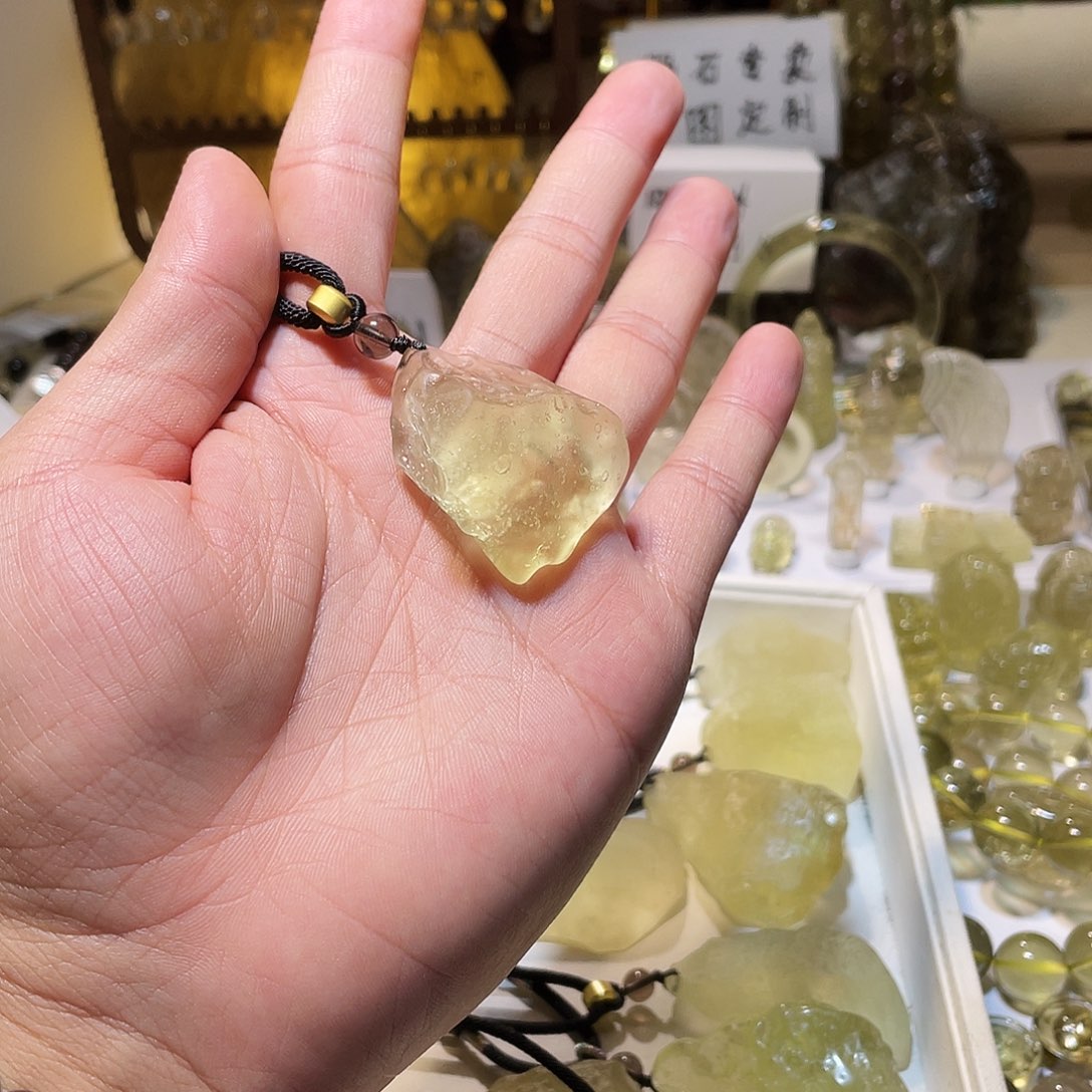 玻璃铁合金利比亚玻璃陨