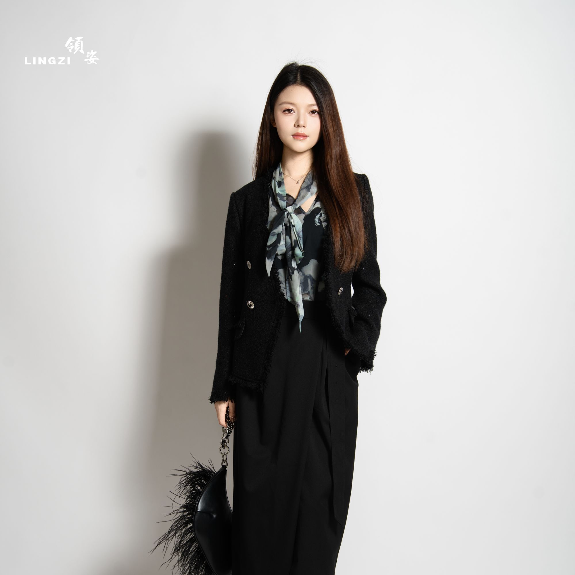 LINGZI/领姿 秋冬款粗花呢气质百搭女士轻奢小香风外套女4101175