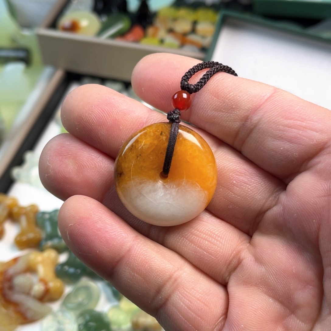 蛇纹石玉原石未镶嵌