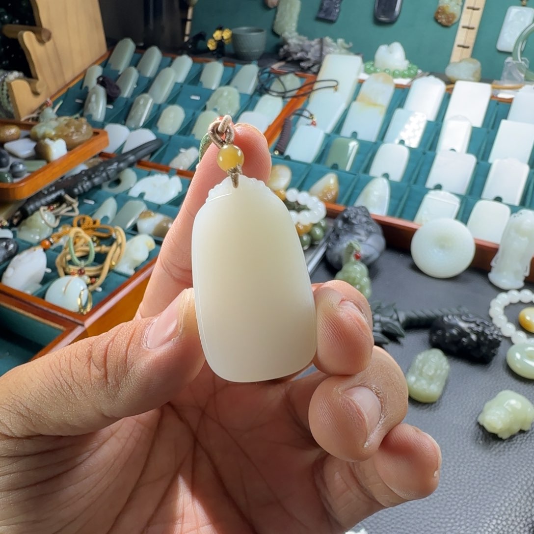 和田玉挂件未镶嵌