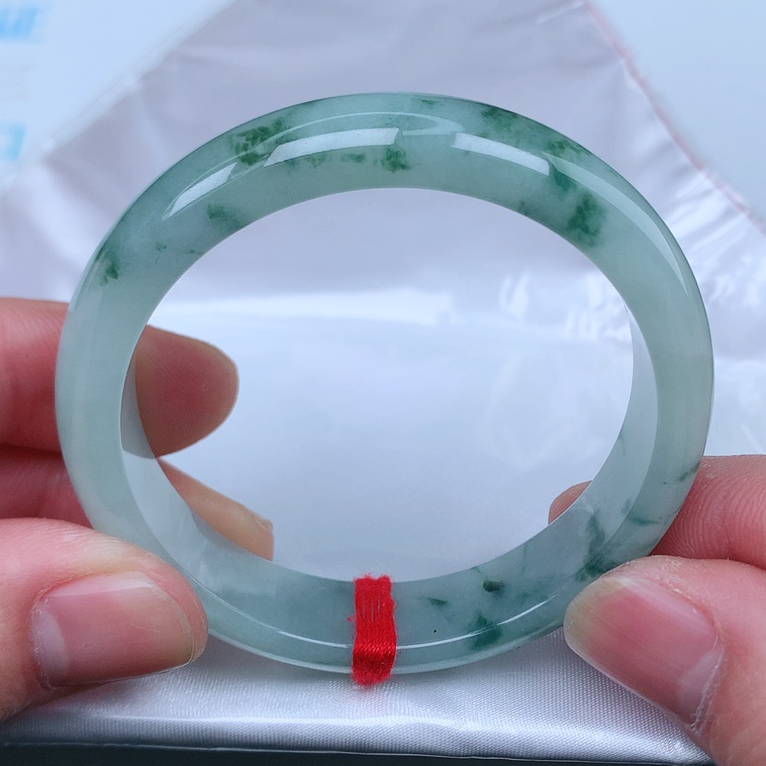 翡翠手镯未镶嵌天然