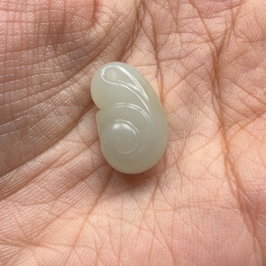 和田玉颈饰未镶嵌韭**功挂件