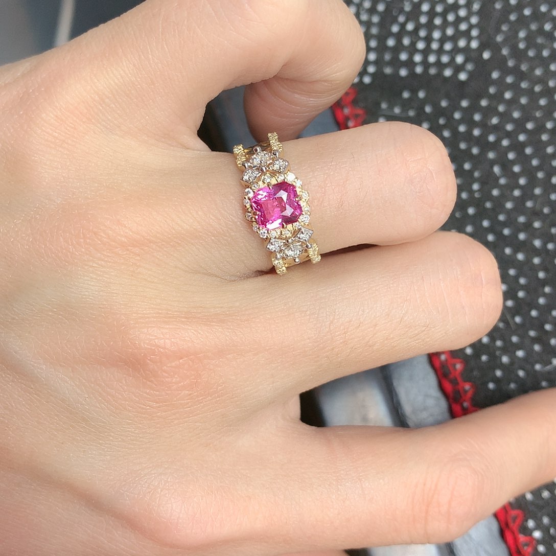 尖晶石戒指18K金镶嵌