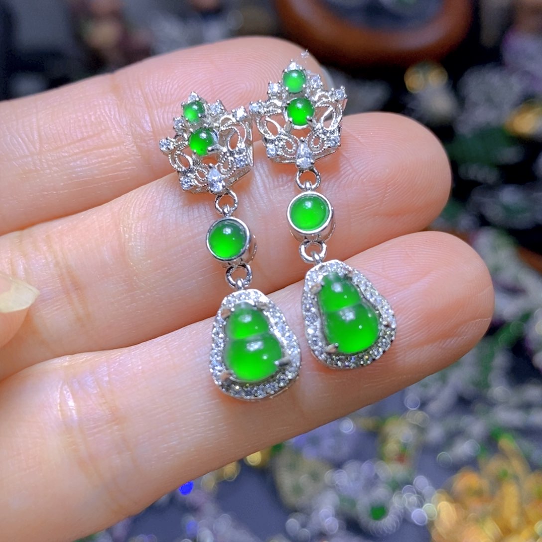 翡翠颈饰银S925镶嵌天然翡翠