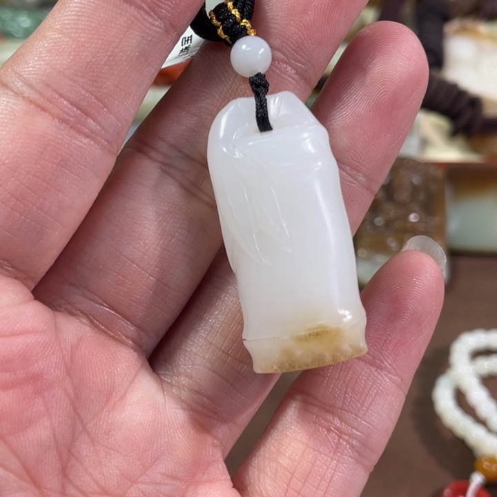 颈饰未镶嵌和田玉