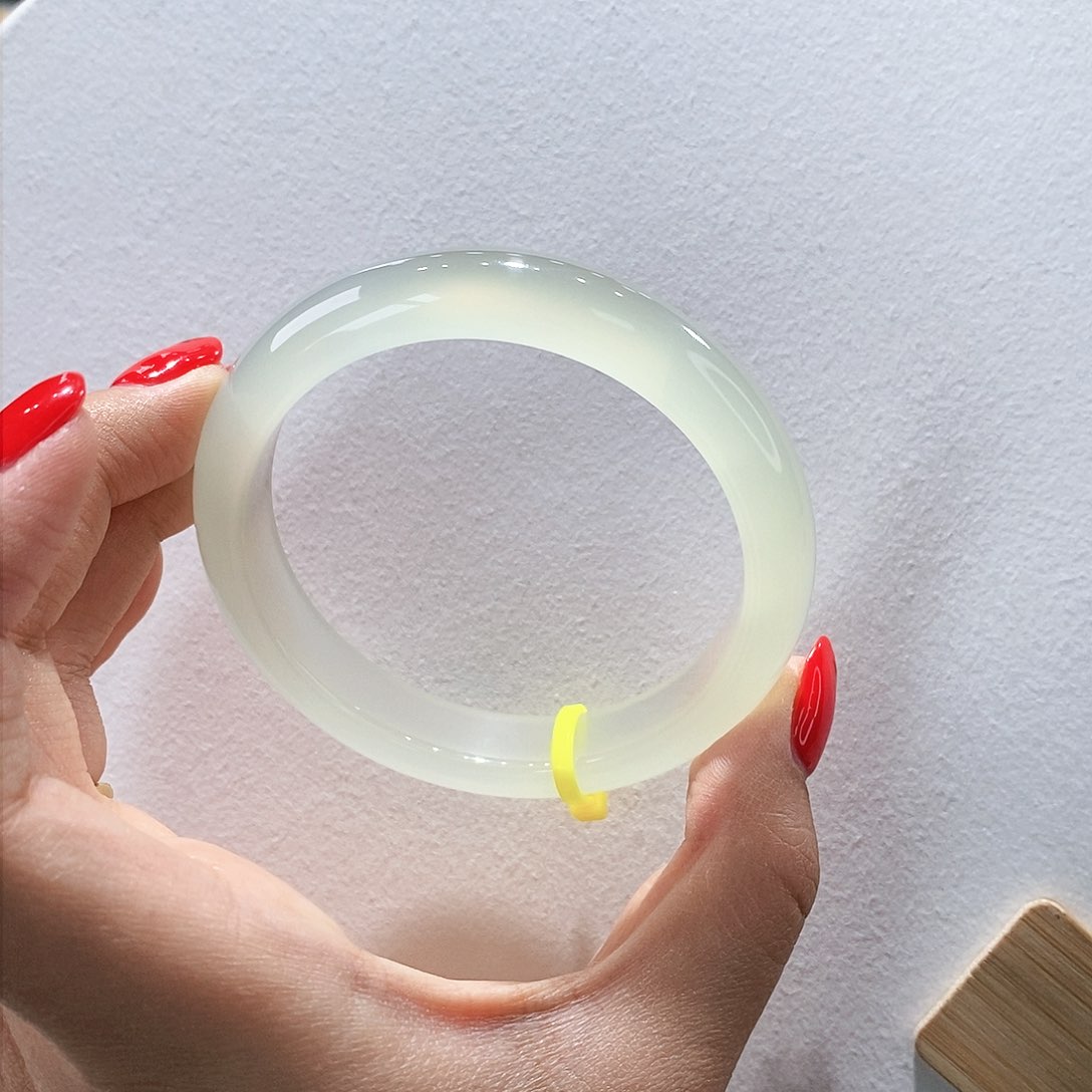 玛瑙/玉髓手镯未镶嵌58.5