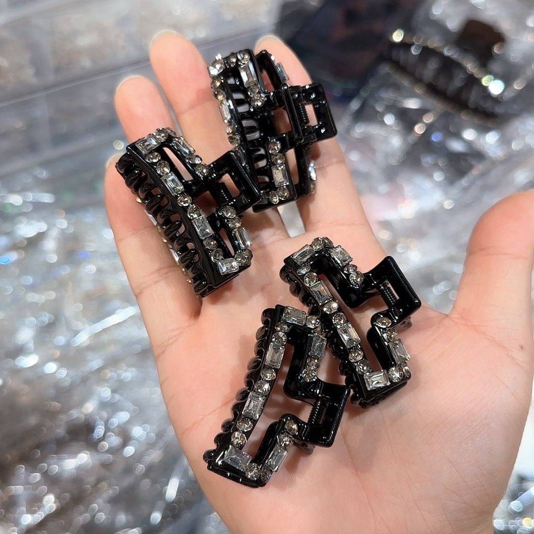 无非金属4个黑色方形抓夹