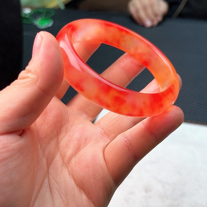 翡翠颈饰未镶嵌啊啊