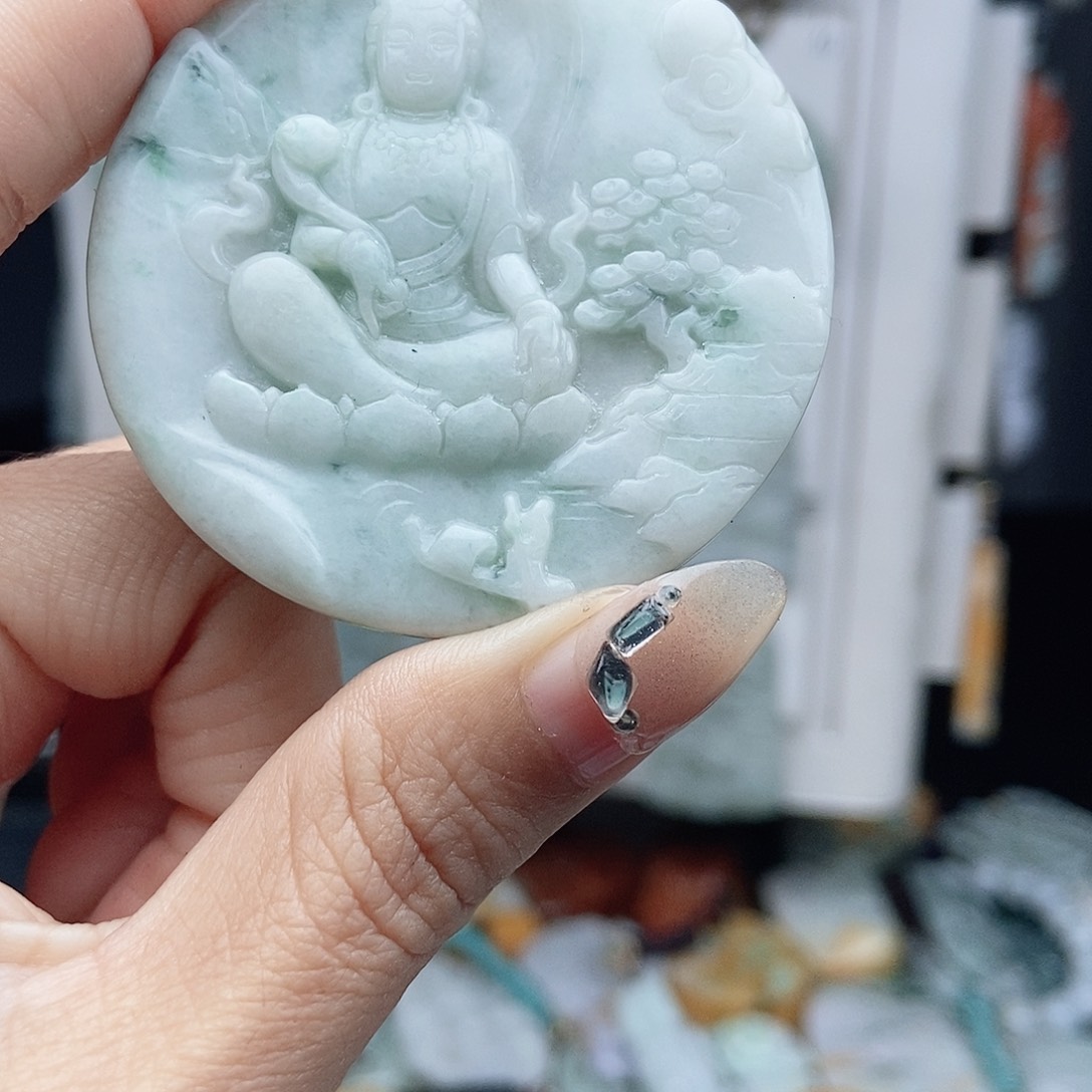 翡翠颈饰未镶嵌翡翠