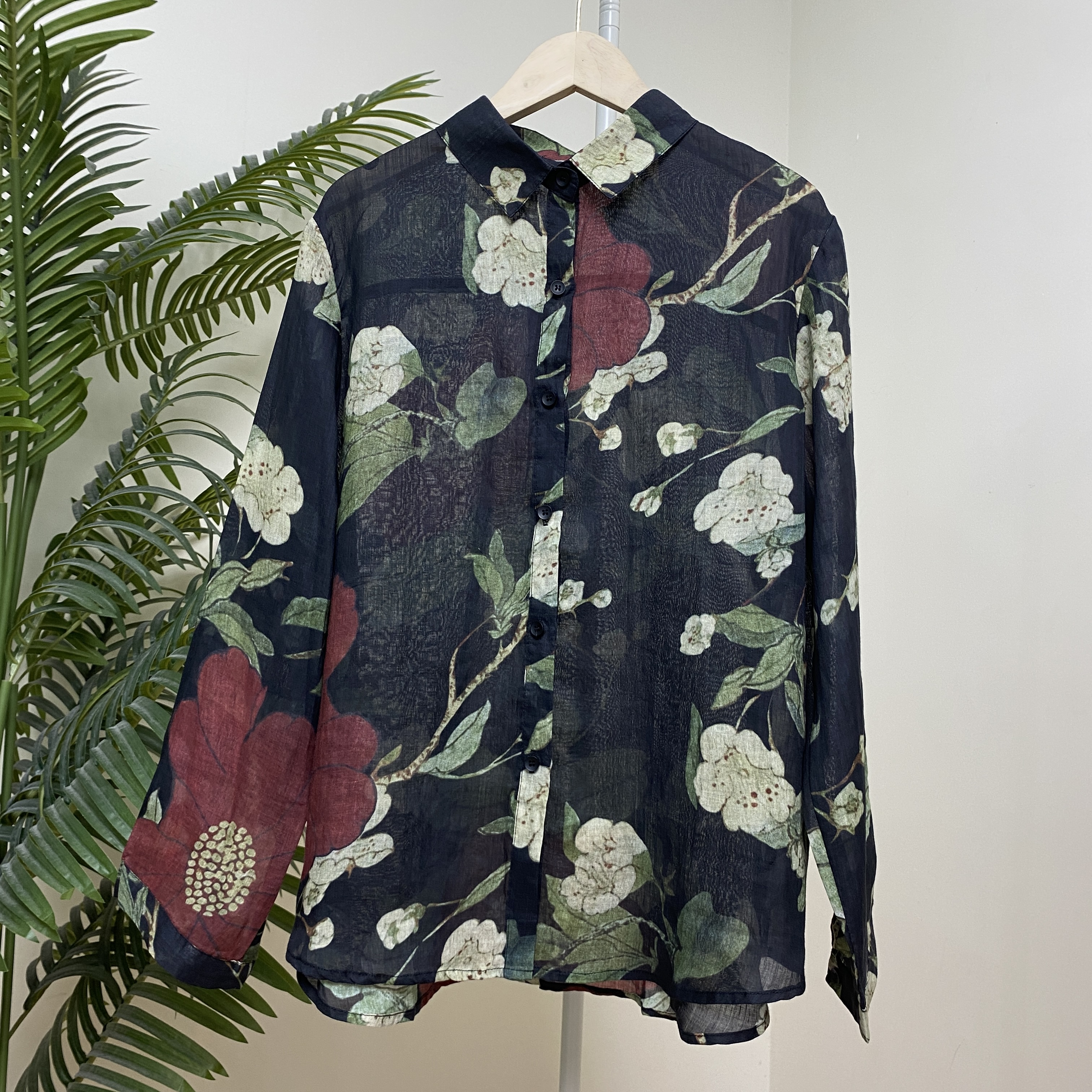 【黑底大红花印花苎麻衬衫】4102